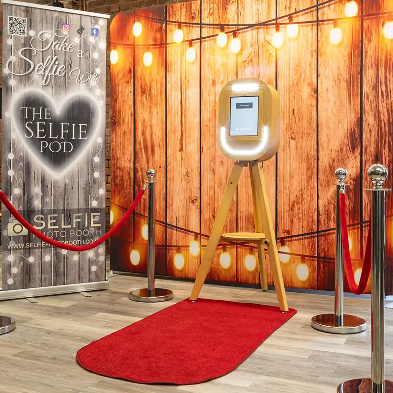 Vintage Selfie Pod 800sq